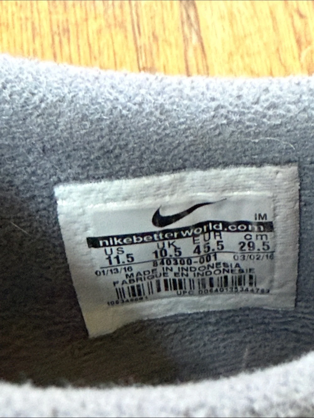 Nike Men's Olive Canvas Low-Top Sneakers